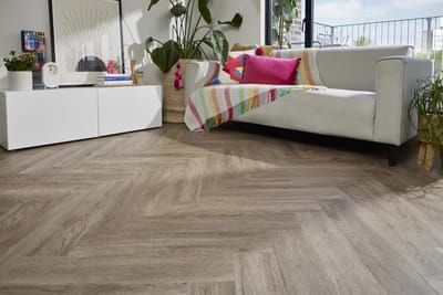 Chapel Oak swatch